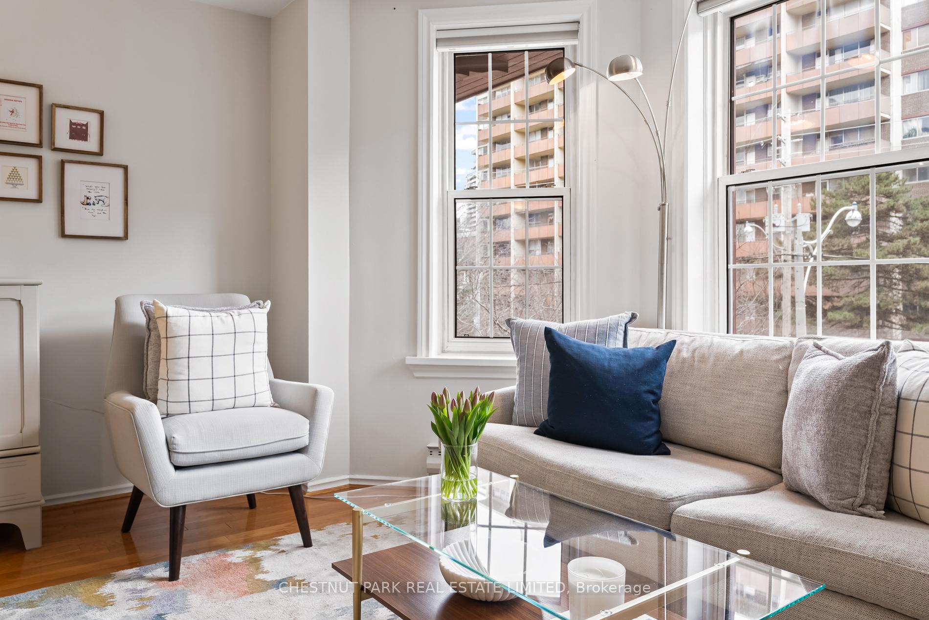 1 Bedroom Condo at 212 St. George,  Toronto For sale
