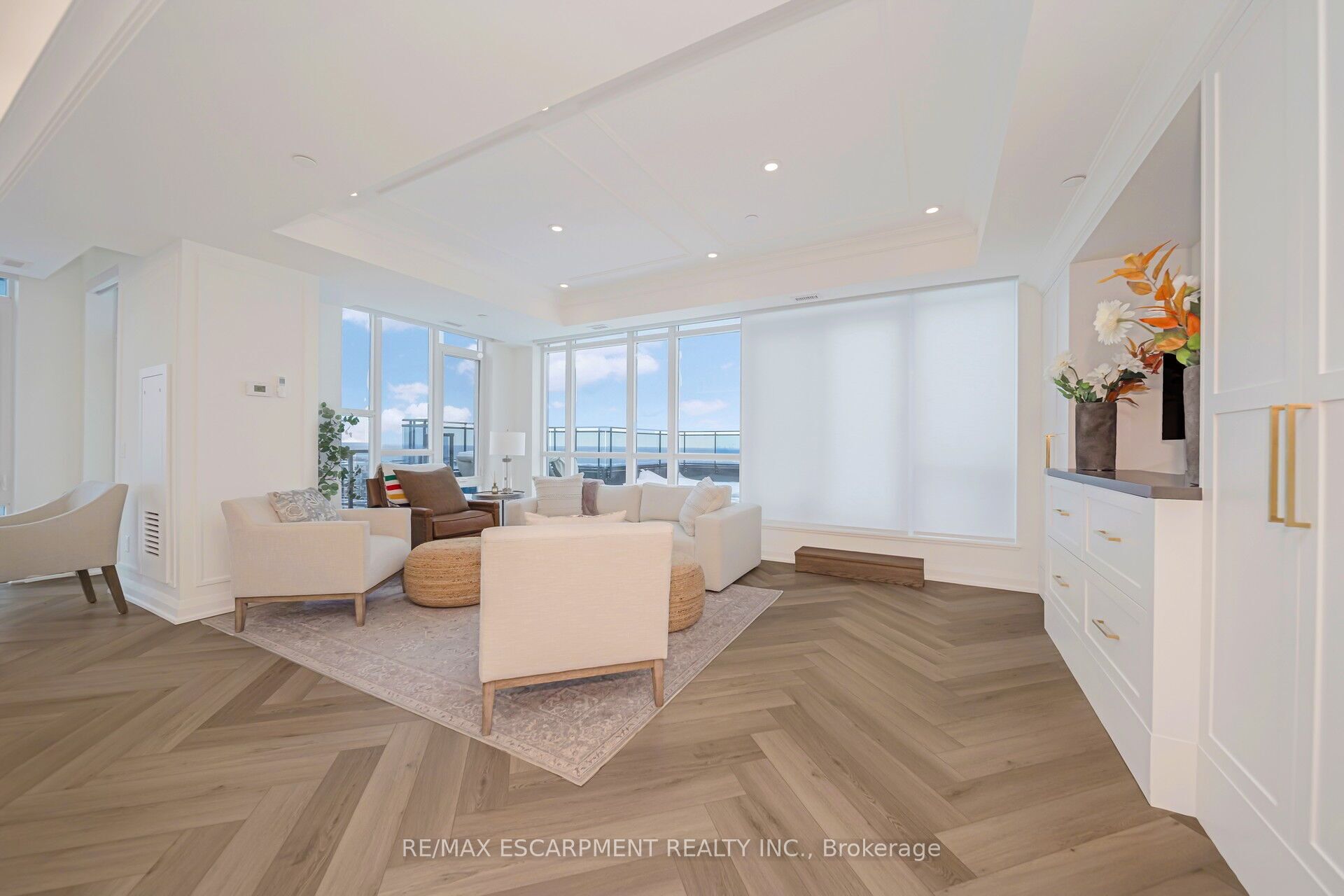 16 Concord Place, #905