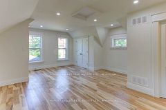 16 Hillcrest Street W