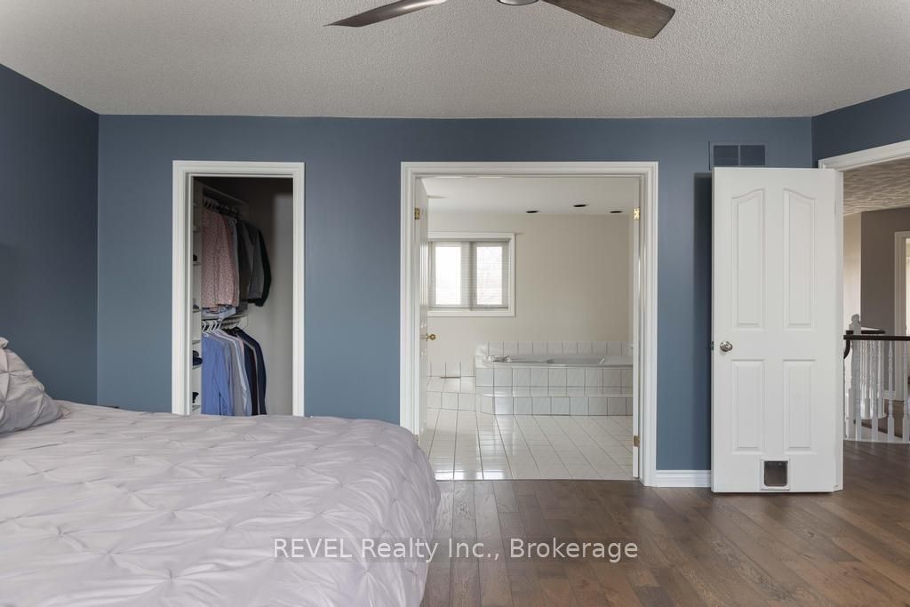 8042 Oakridge Drive