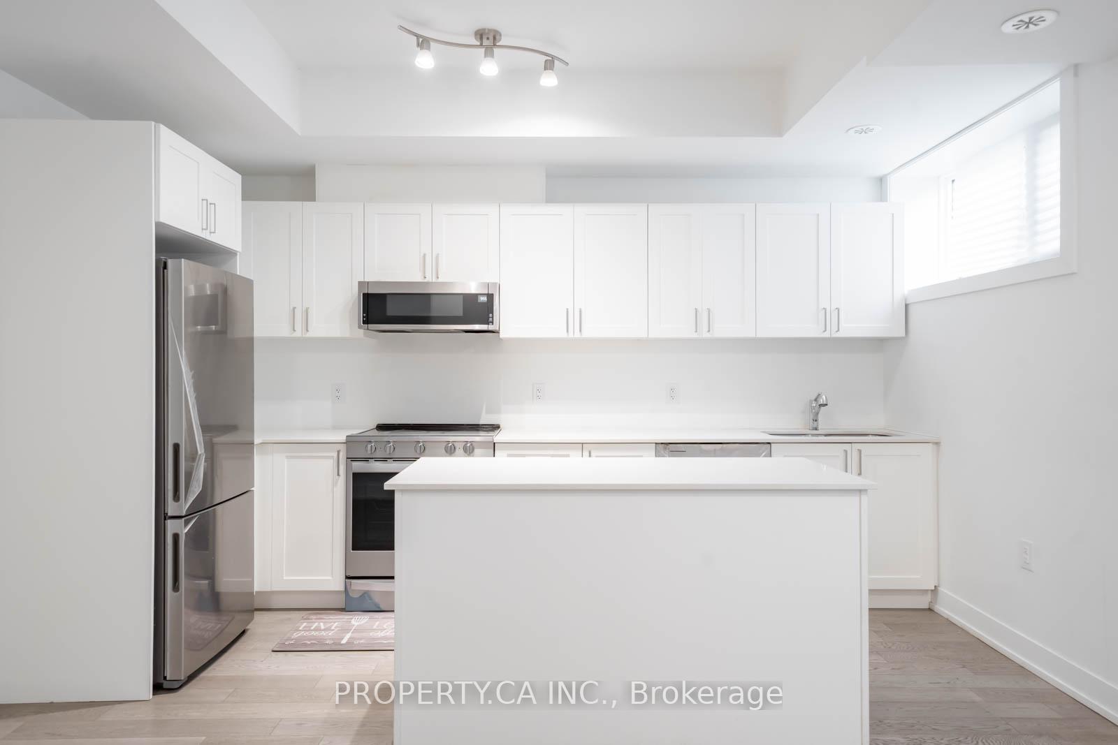 2 Bedrooms Condo at 1115 Douglas McCurdy, Mississauga For sale
