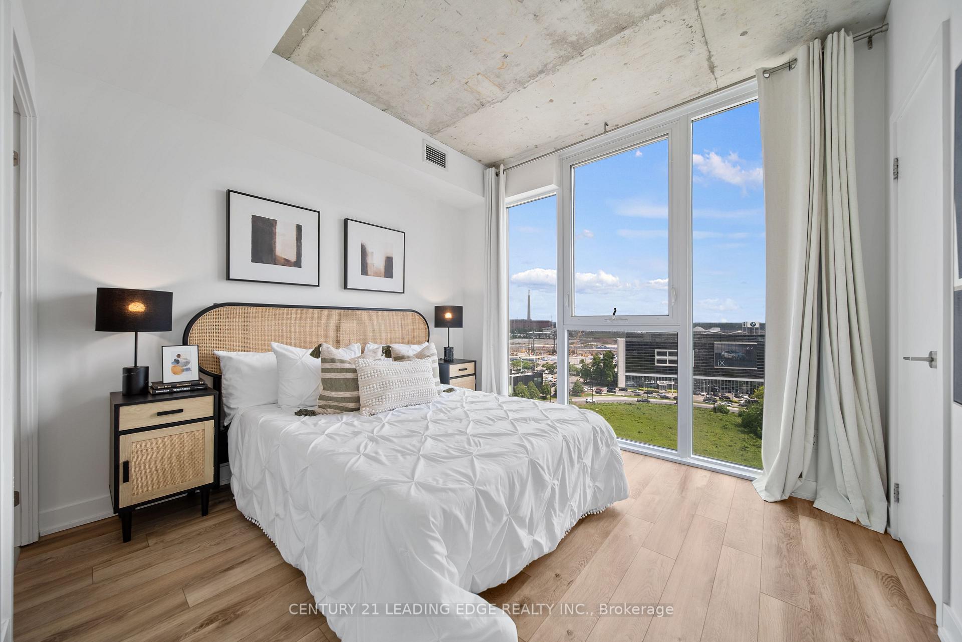 3 Bedrooms Condo at 15 BASEBALL, Toronto For sale