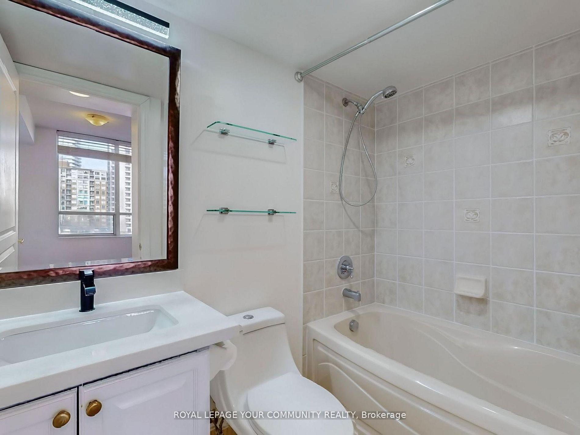 2 Bedrooms Condo at 15 Northtown,  Toronto For sale