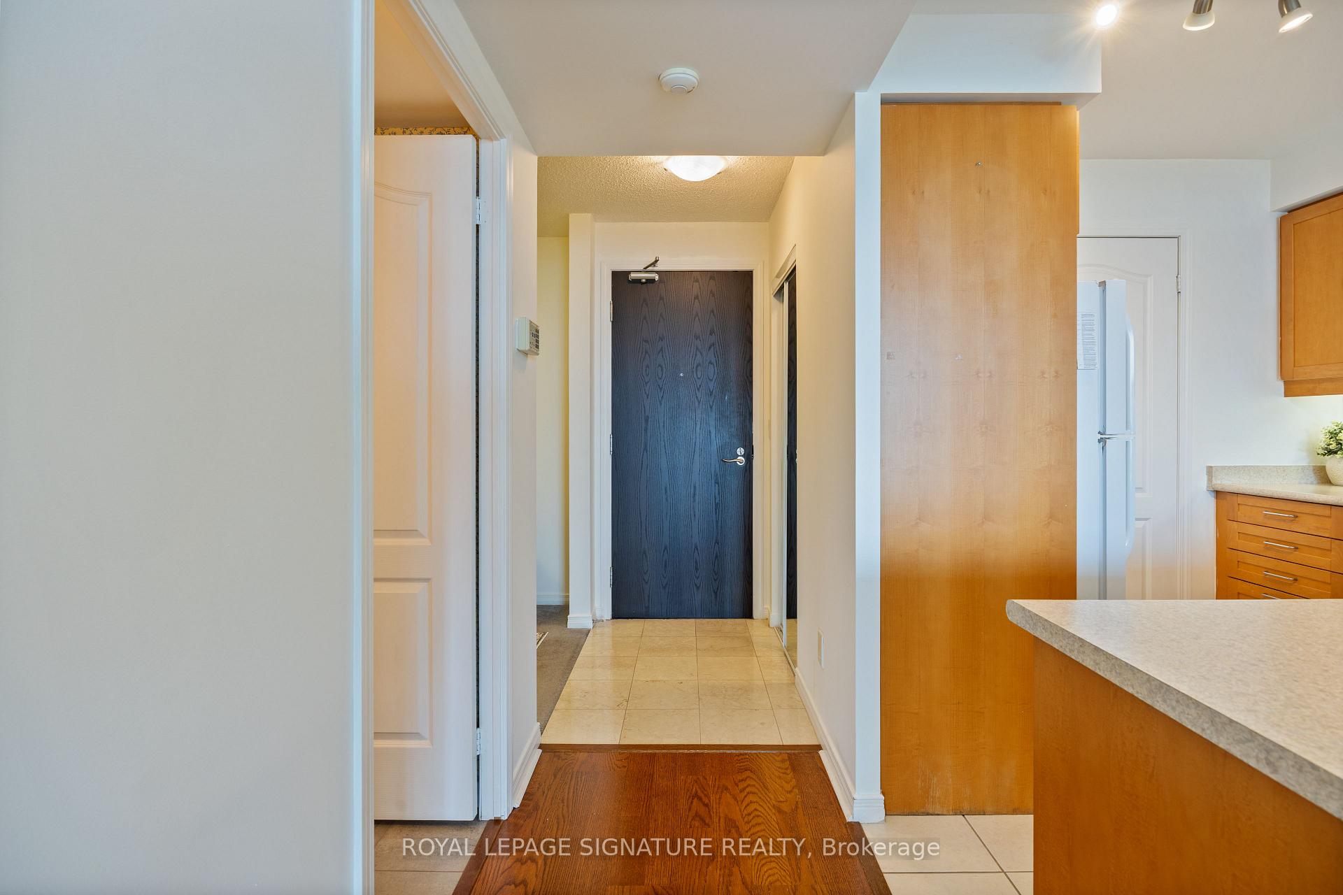 2 Bedrooms Condo at 205 The Donway, Toronto For sale