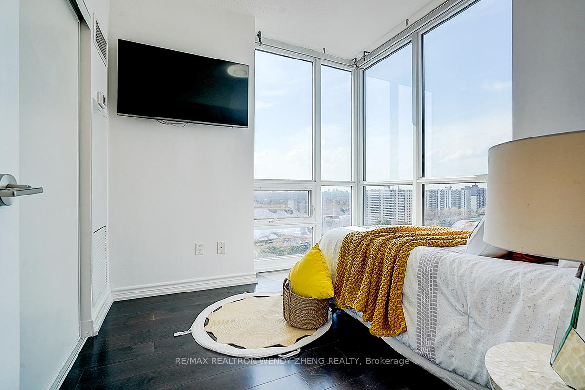 2 Bedrooms Condo at 52 Forest Manor, Toronto For sale