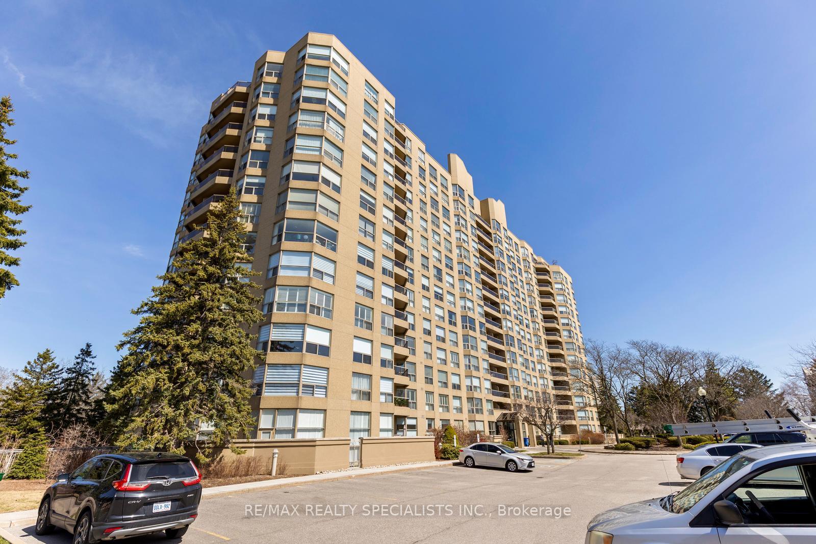 2 Bedrooms Condo at 1800 The Collegeway, Mississauga For sale