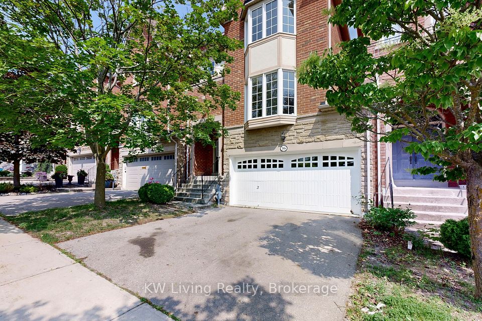 16 Carriage House