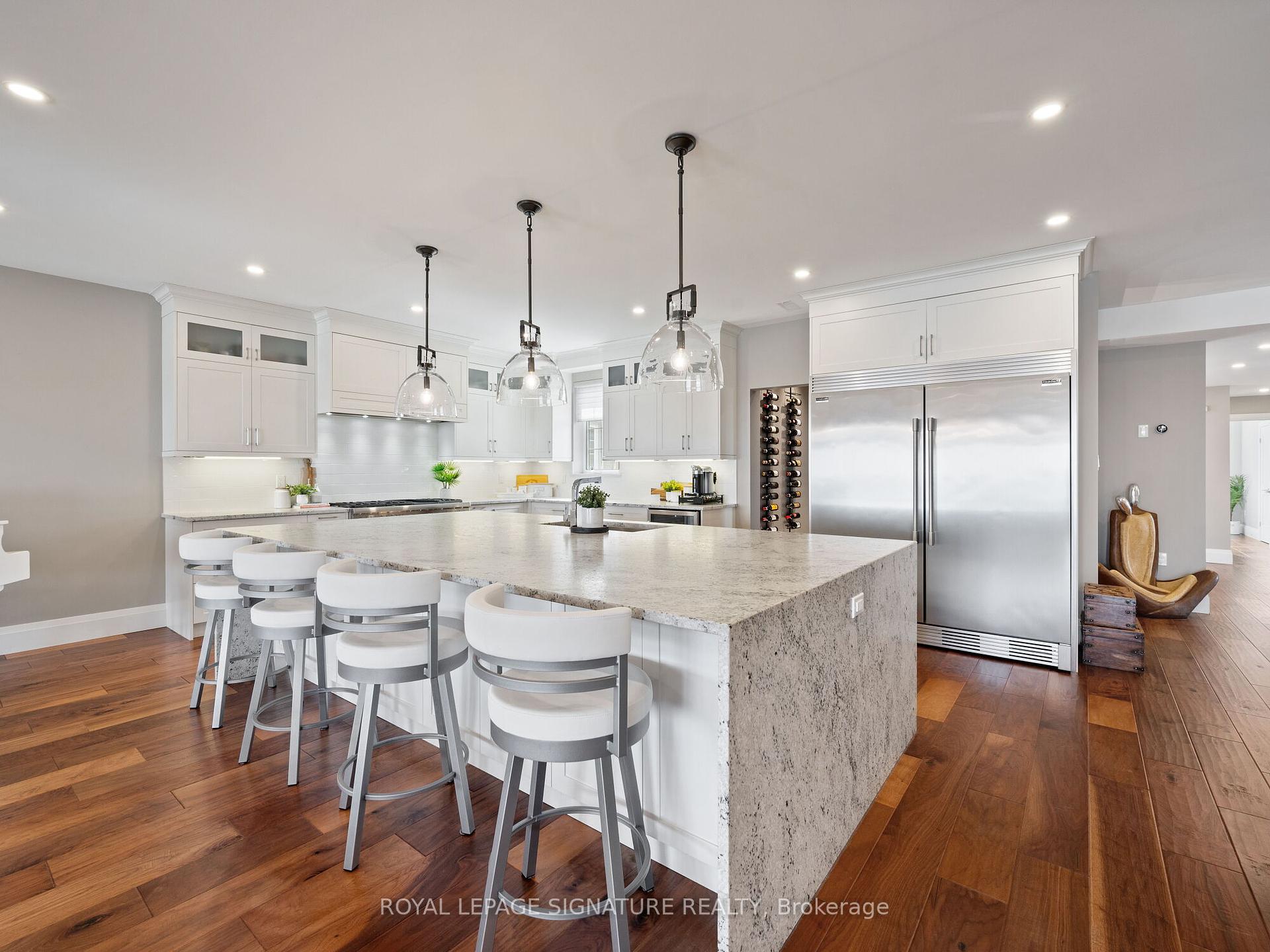 3 Bedrooms Condo at 484 Millen,  Hamilton For sale