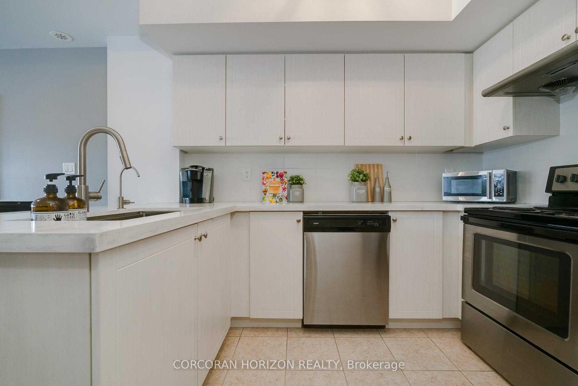 3 Bedrooms Condo at 11 Eaton Park, Toronto For sale