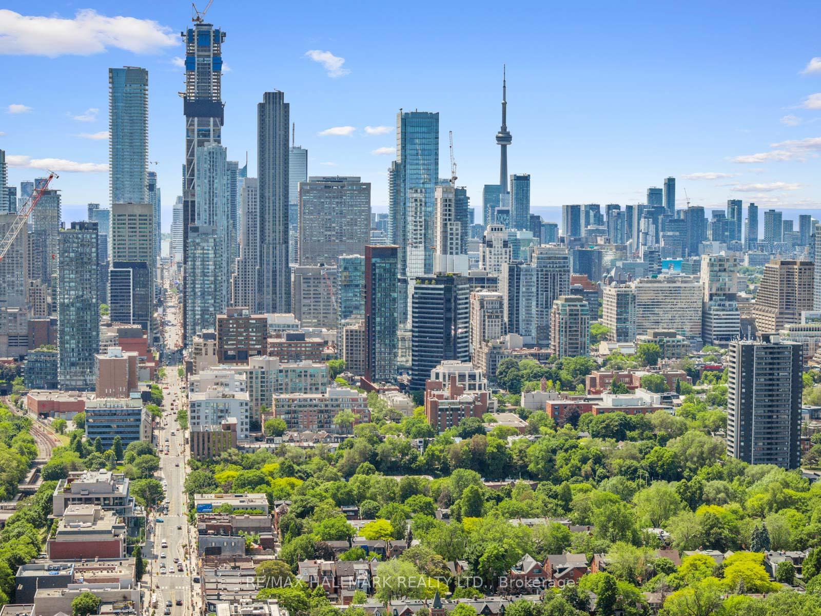 4 Bedrooms Condo at 95 Summerhill, Toronto For sale
