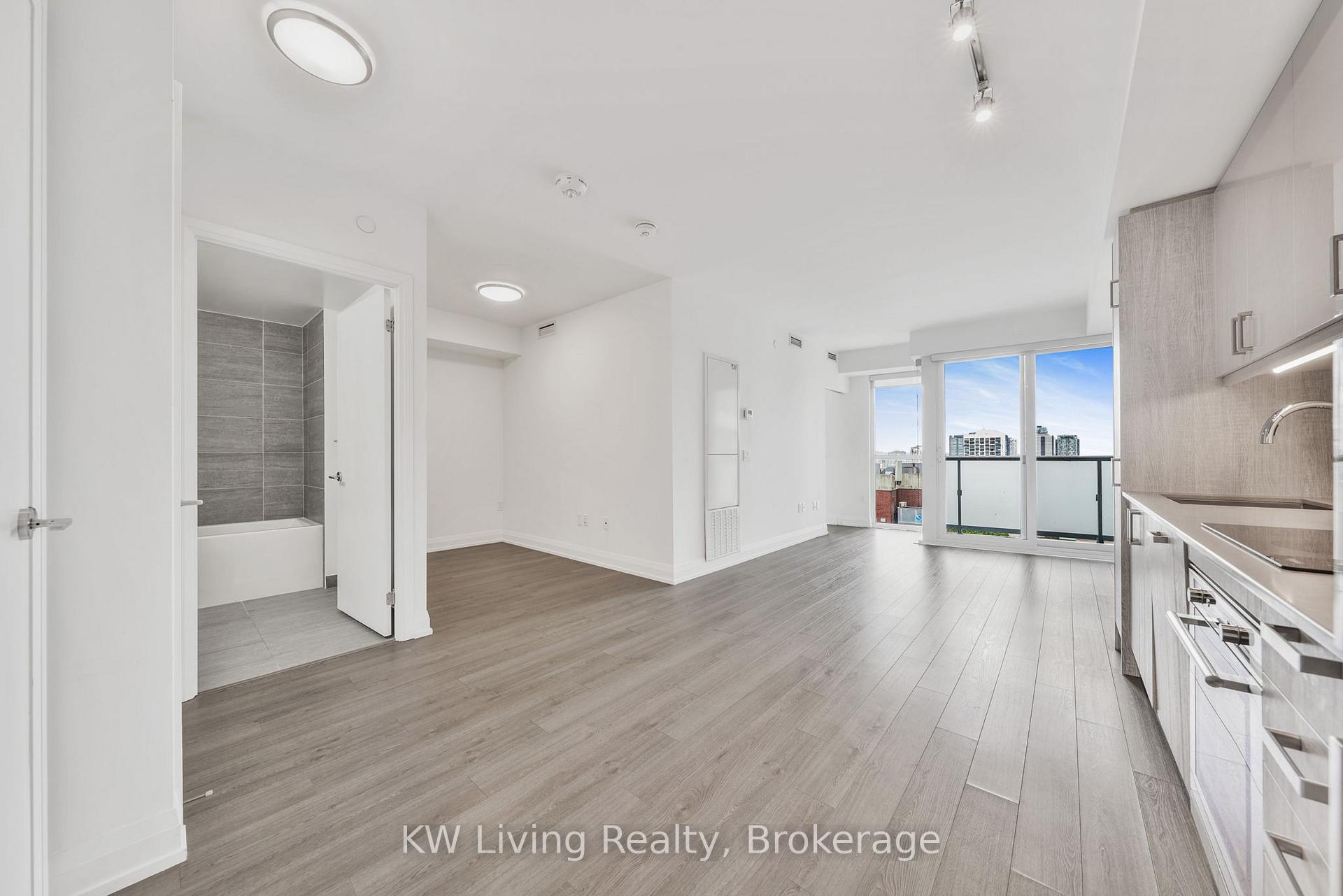 2 Bedrooms Condo at 77 Mutual,  Toronto For sale