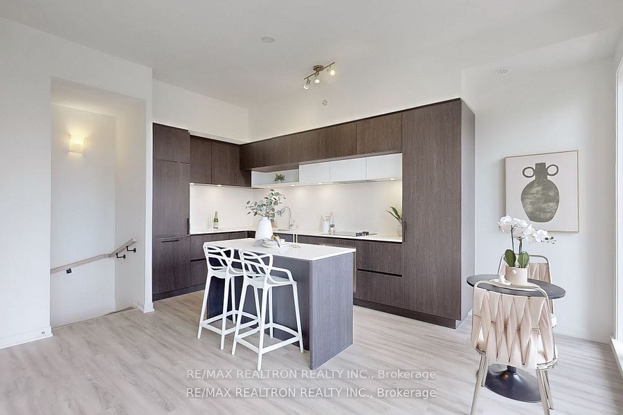 6 Steckley House Lane, #311