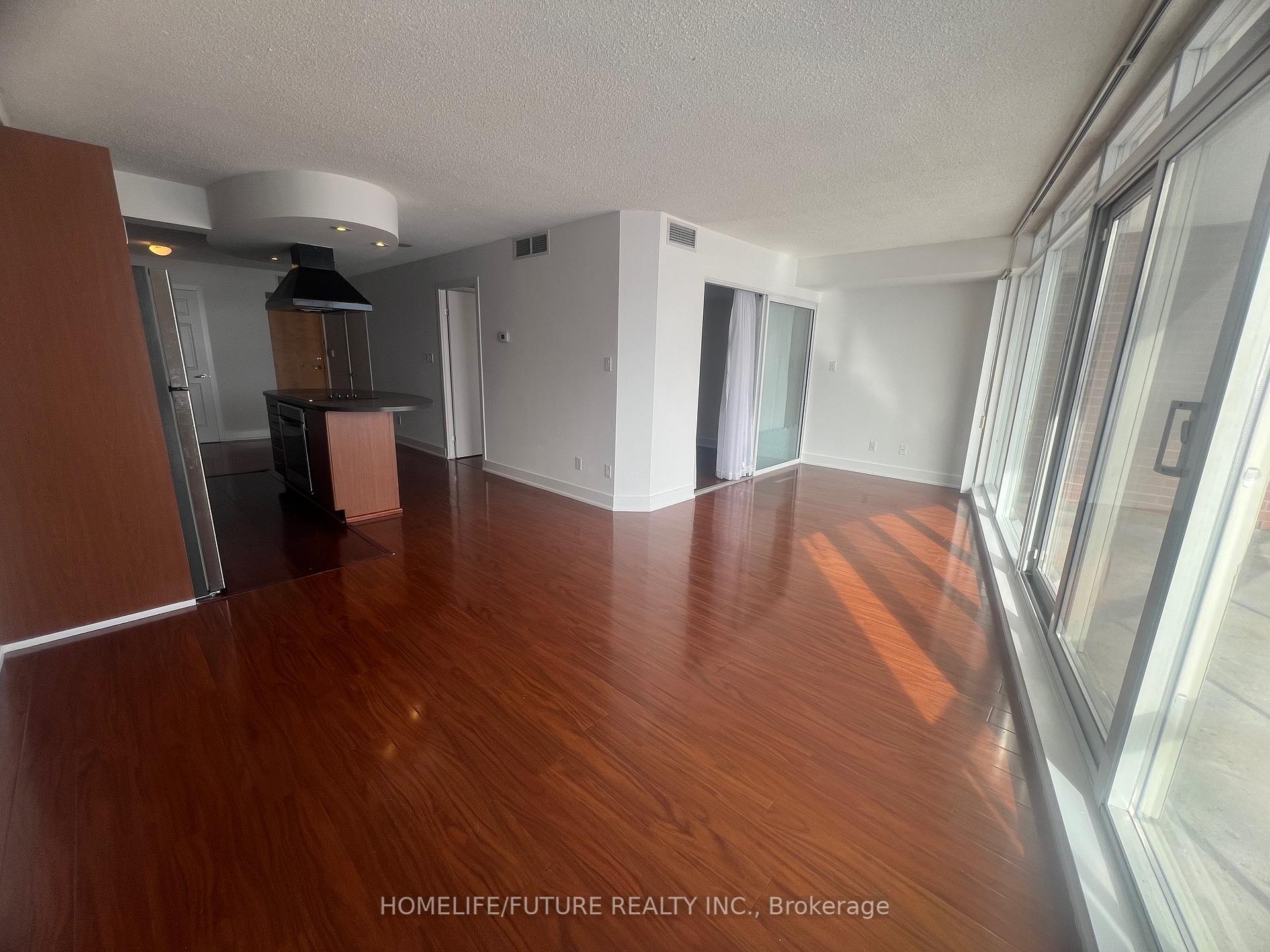 1 Bedroom Condo at 550 Queens,  Toronto For sale