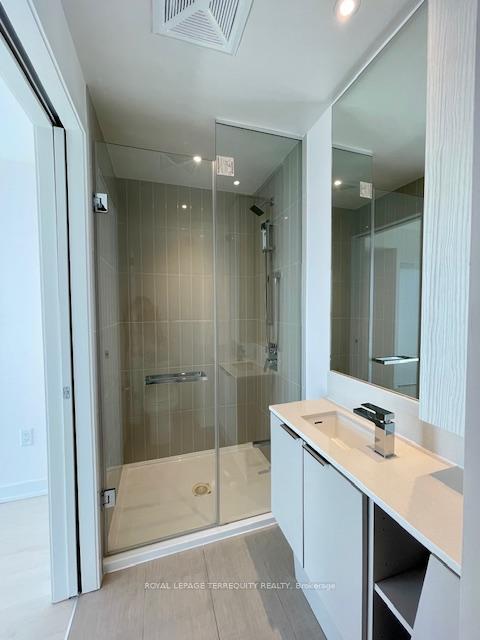 2 Bedrooms Condo at 3900 Confederation, Mississauga For sale