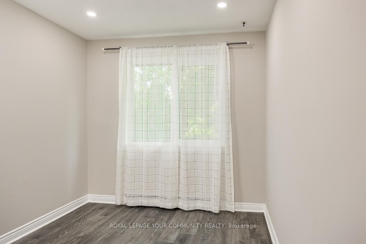 5 Bedrooms Condo at 25 Pebble, Toronto For sale