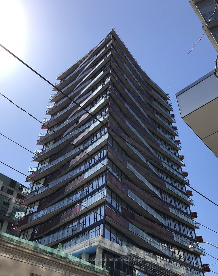 215 Queen