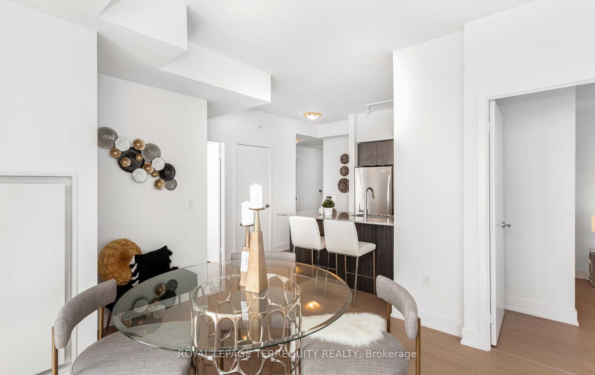 2 Bedrooms Condo at 30 Shore Breeze,  Toronto For sale