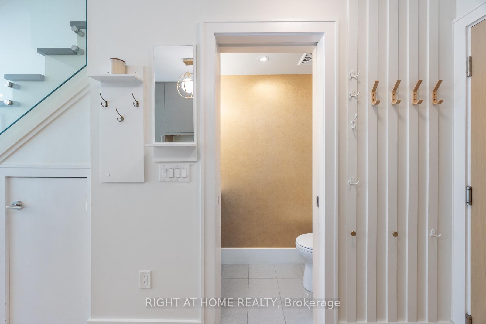 2 Bedrooms Condo at 39 Queens, Toronto For sale