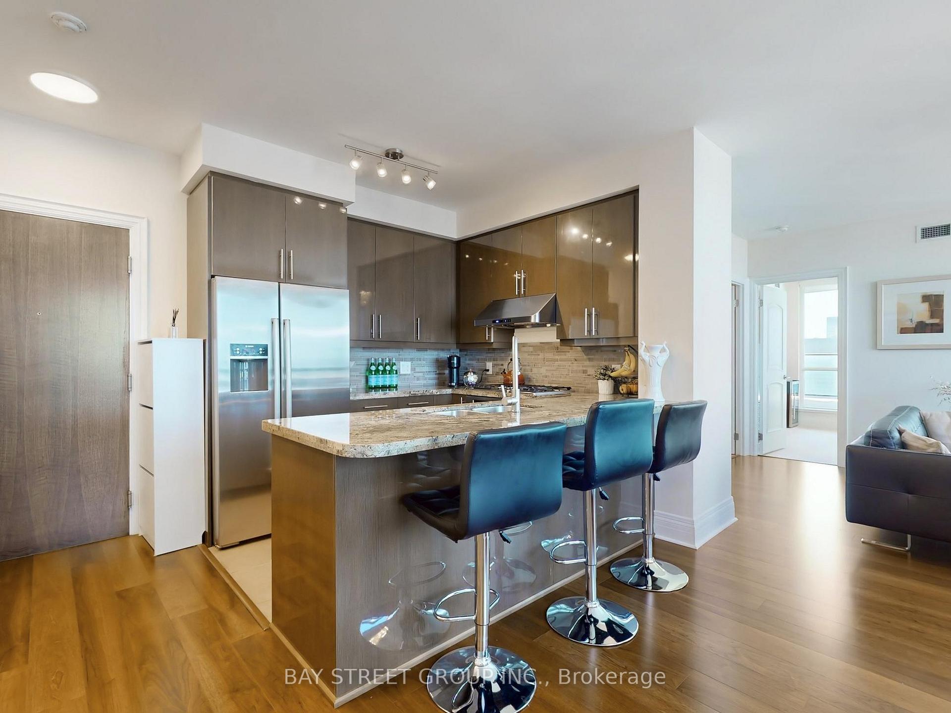 3 Bedrooms Condo at 33 BAY, Toronto For sale