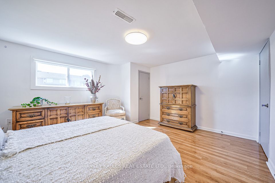 215 Searle Avenue