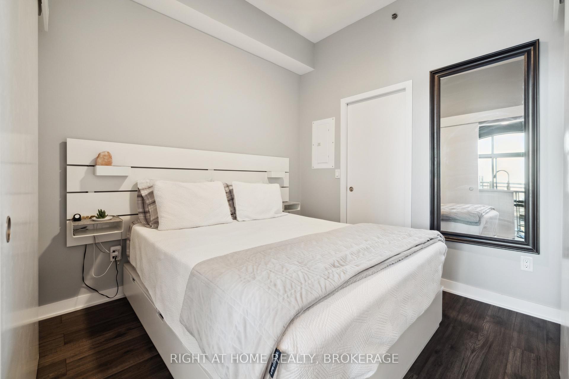 1 Bedroom Condo at 2486 Old Bronte, Oakville For sale