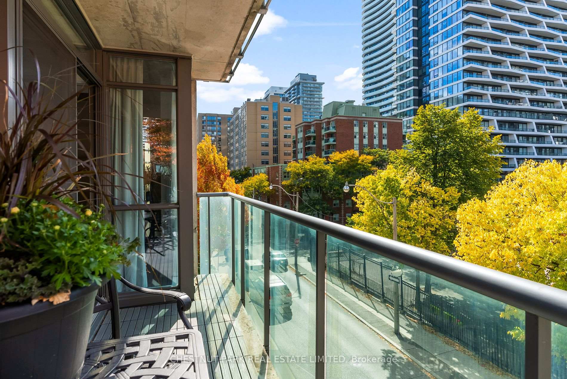 2 Bedrooms Condo at 285 Mutual, Toronto For sale
