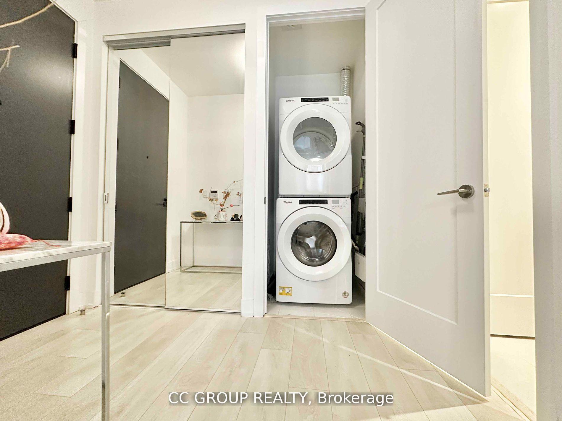 2 Bedrooms Condo at 25 Adra Grado, Toronto For sale