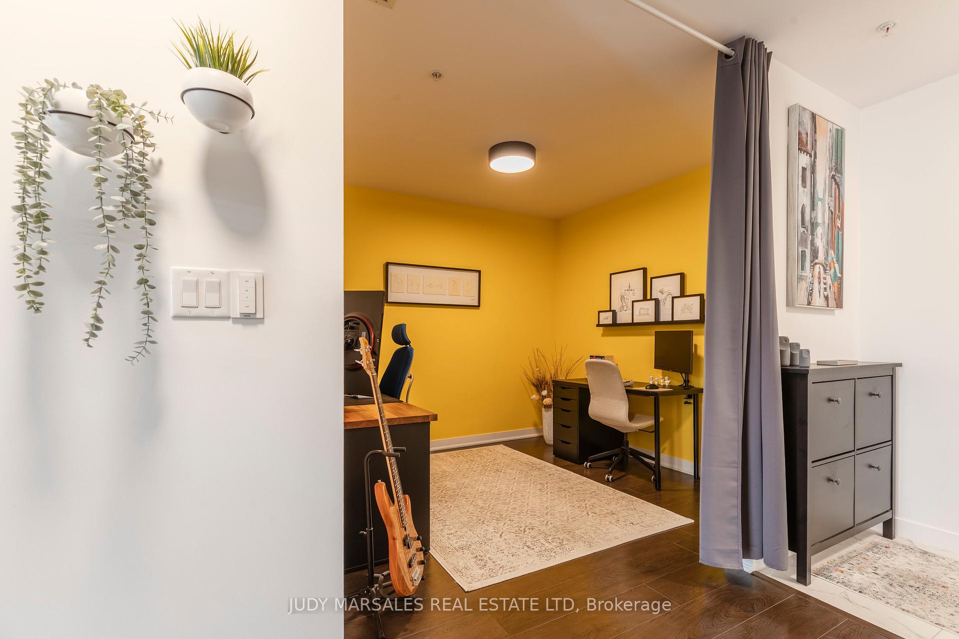 1 Bedroom Condo at 85 Robinson, Hamilton For sale