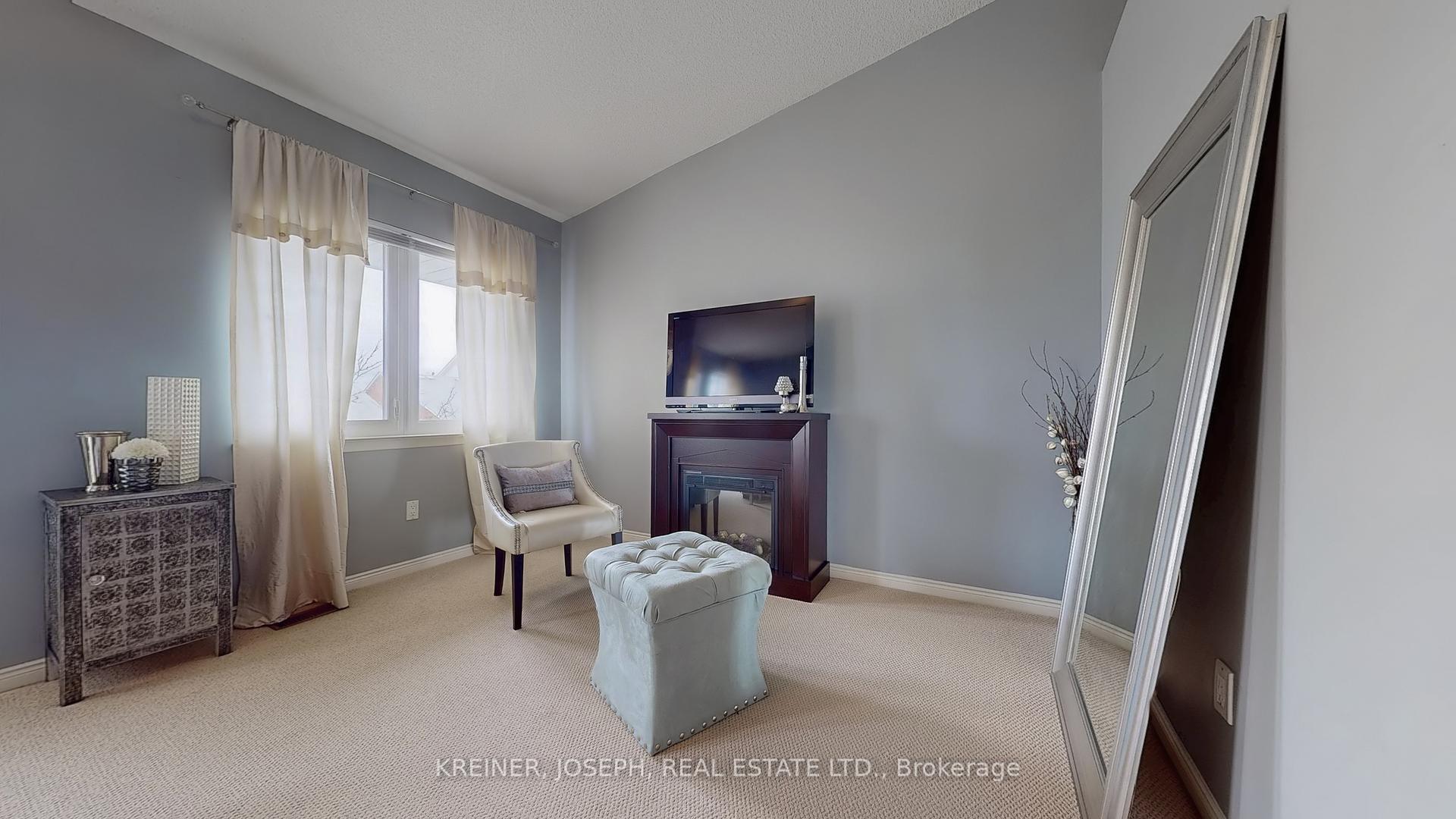 3 Bedrooms Condo at 900 Steeles,  Vaughan For sale