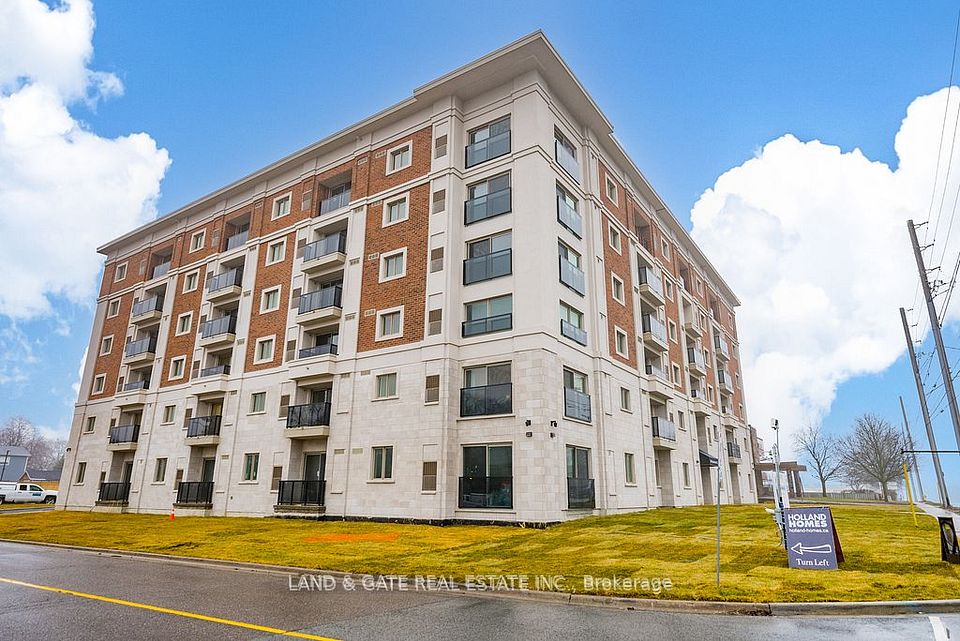 976 Simcoe Street