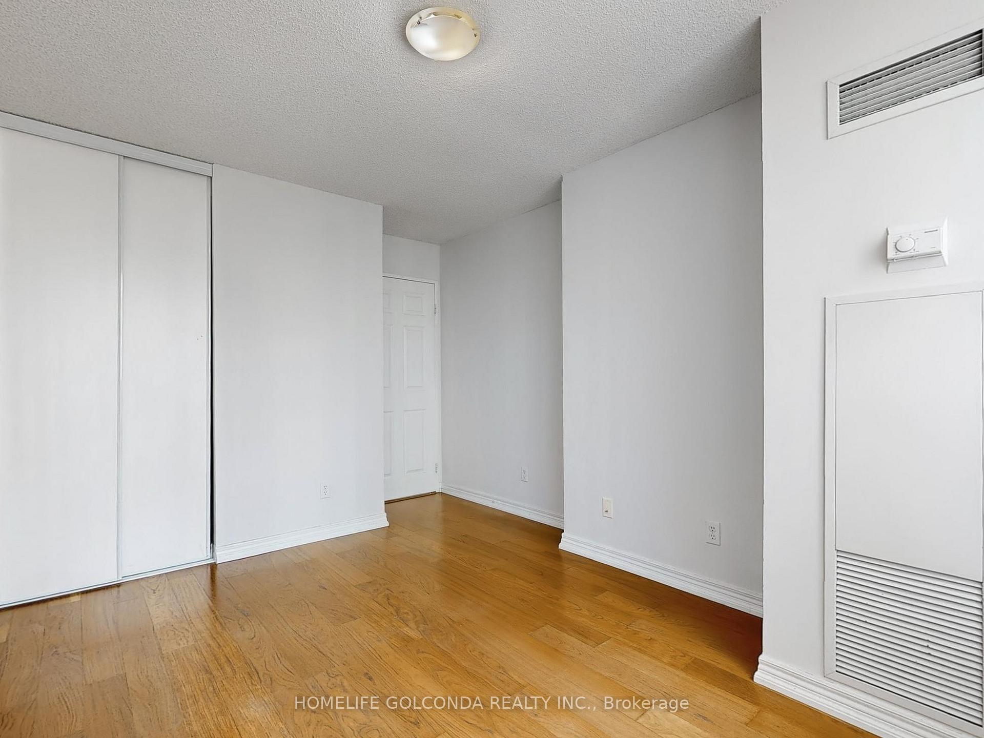 2 Bedrooms Condo at 28 Empress, Toronto For sale