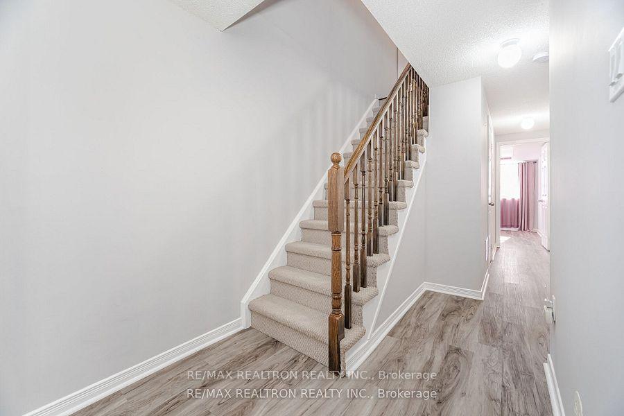 3 Bedrooms Condo at 4711 Kingston,  Toronto For sale