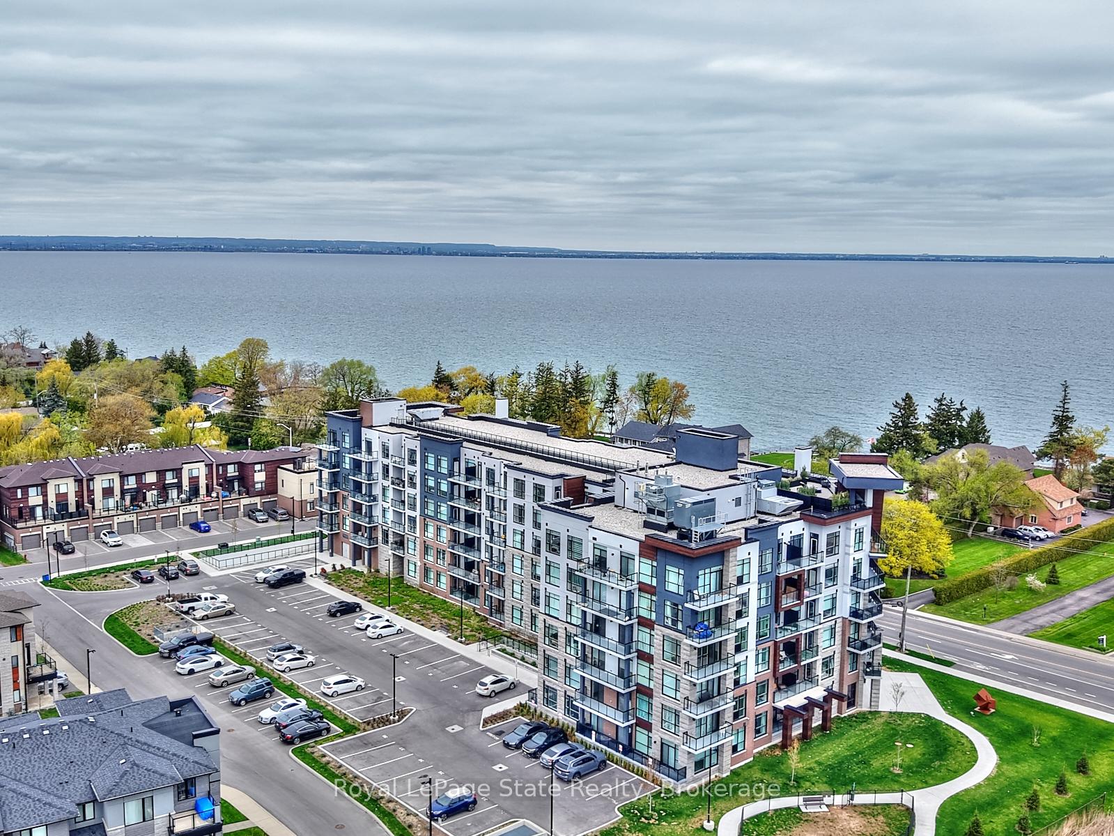 1 Bedroom Condo at 600 North Service, Hamilton For sale
