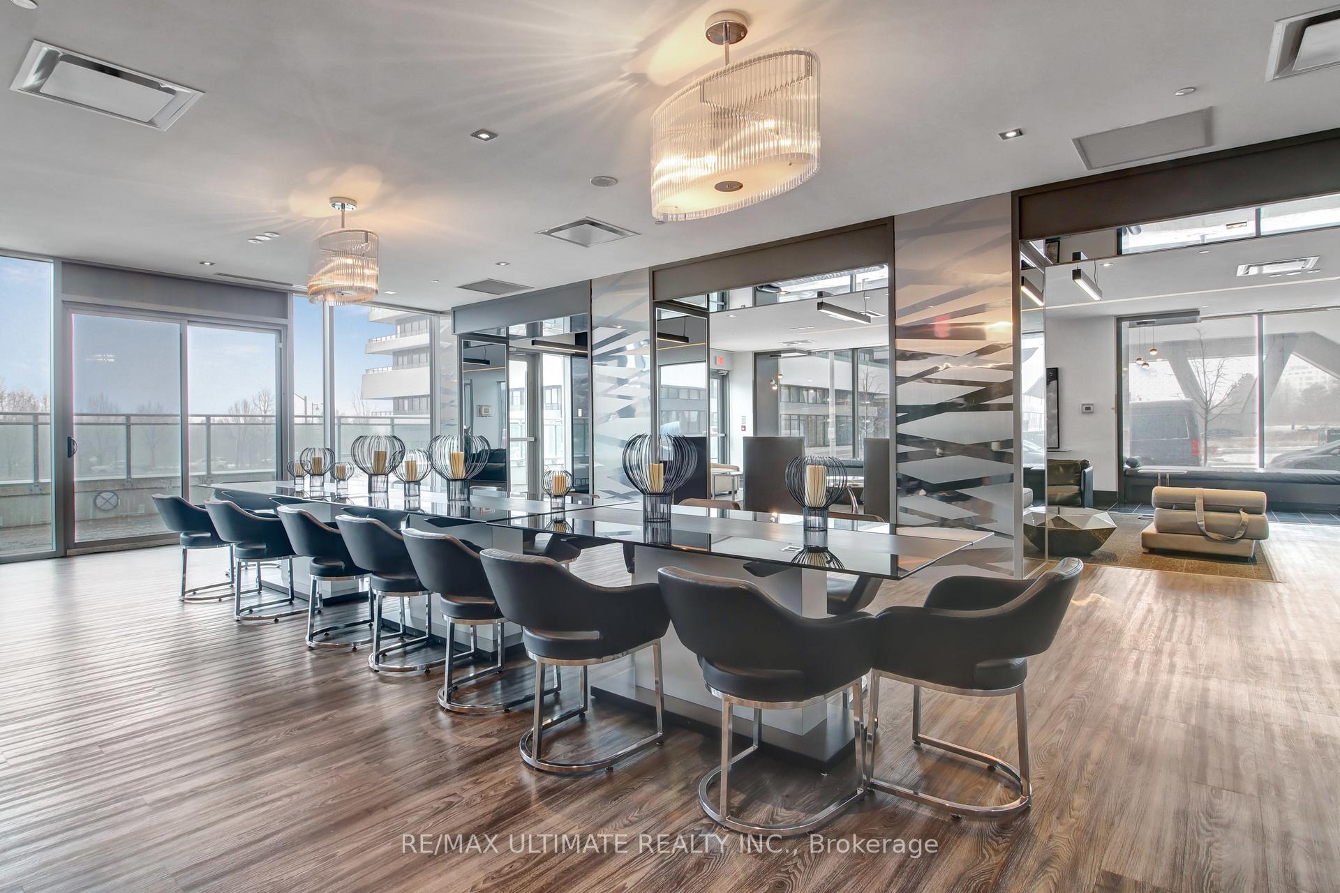 2 Bedrooms Condo at 33 Shore Breeze, Toronto For sale