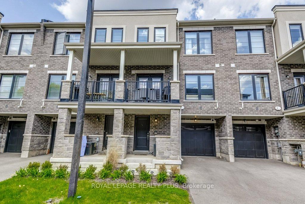 2 Bedrooms Condo at 383 Dundas, Hamilton For sale