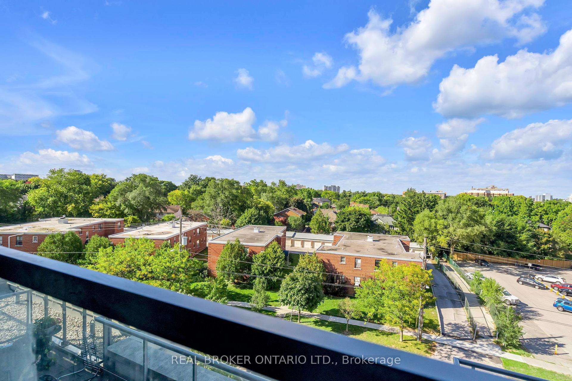 1 Bedroom Condo at 35 Saranac, Toronto For sale