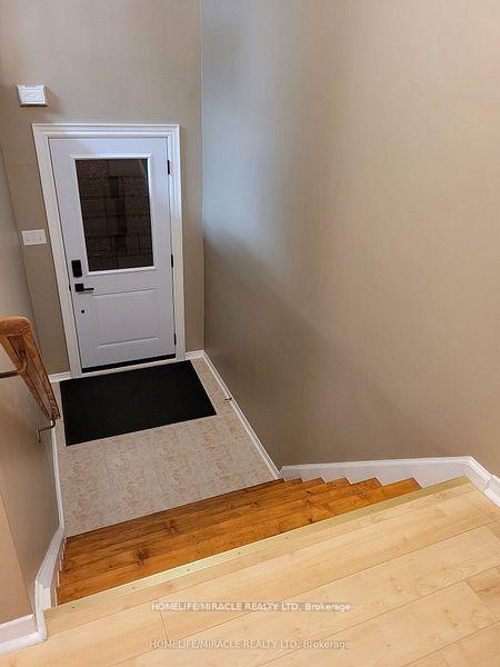 4 Bedrooms Condo at 22 Exchequer, Toronto For sale