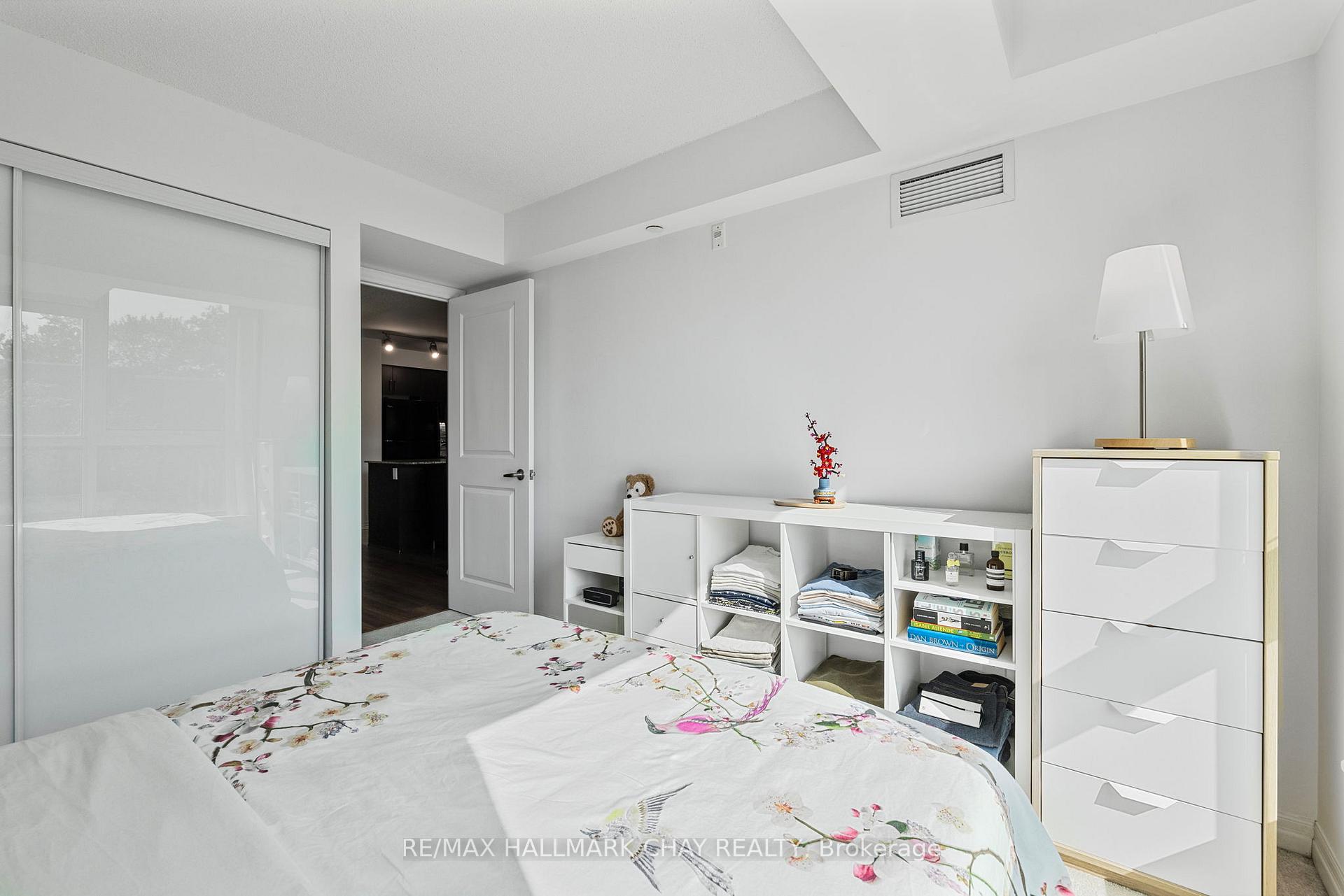 2 Bedrooms Condo at 80 Esther Lorrie, Toronto For sale