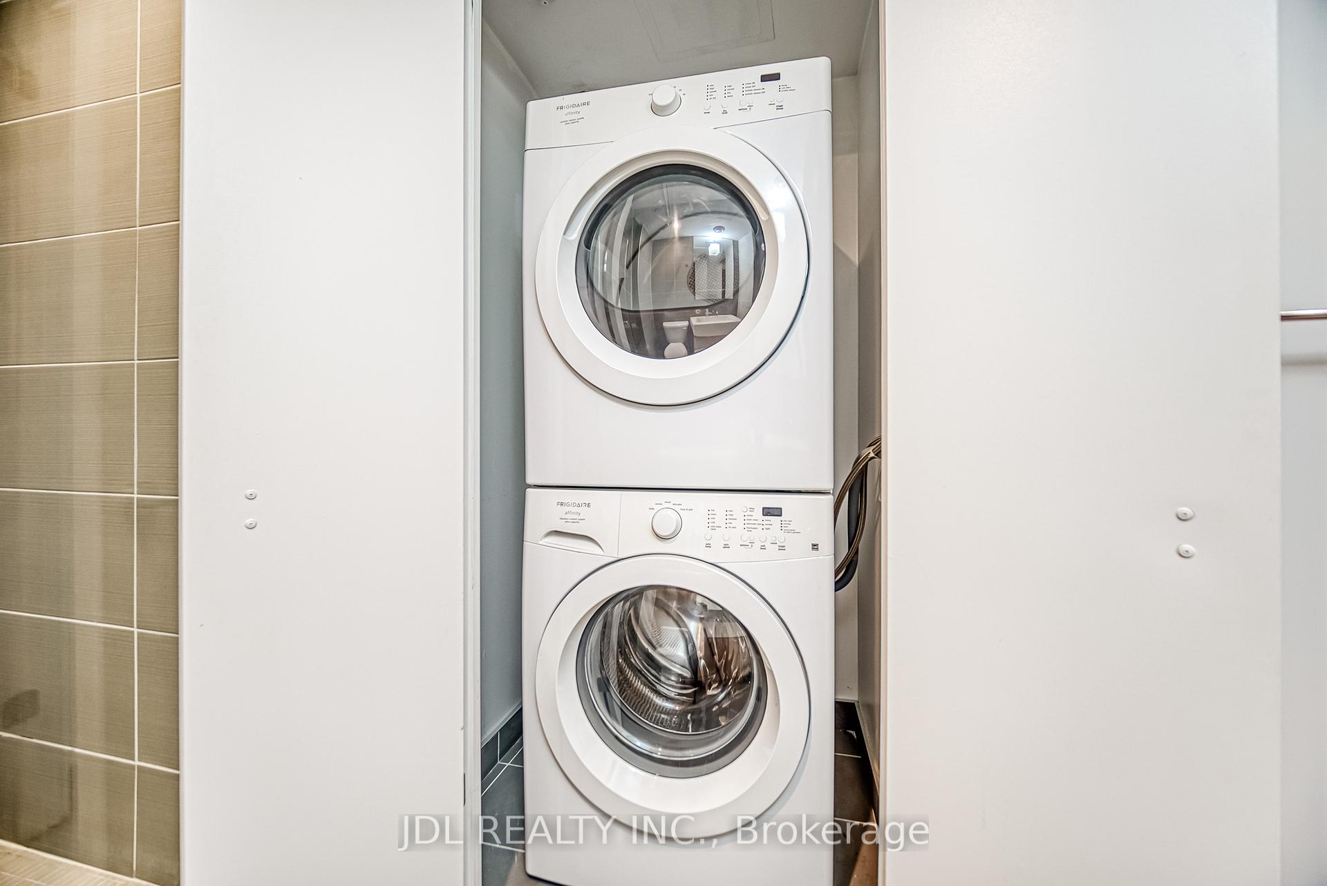 1 Bedroom Condo at 461 Adelaide, Toronto For sale