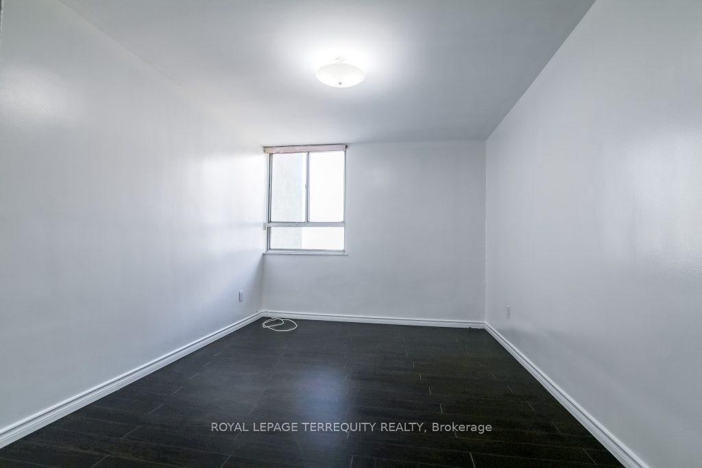 2 Bedrooms Condo at 5 Massey, Toronto For sale