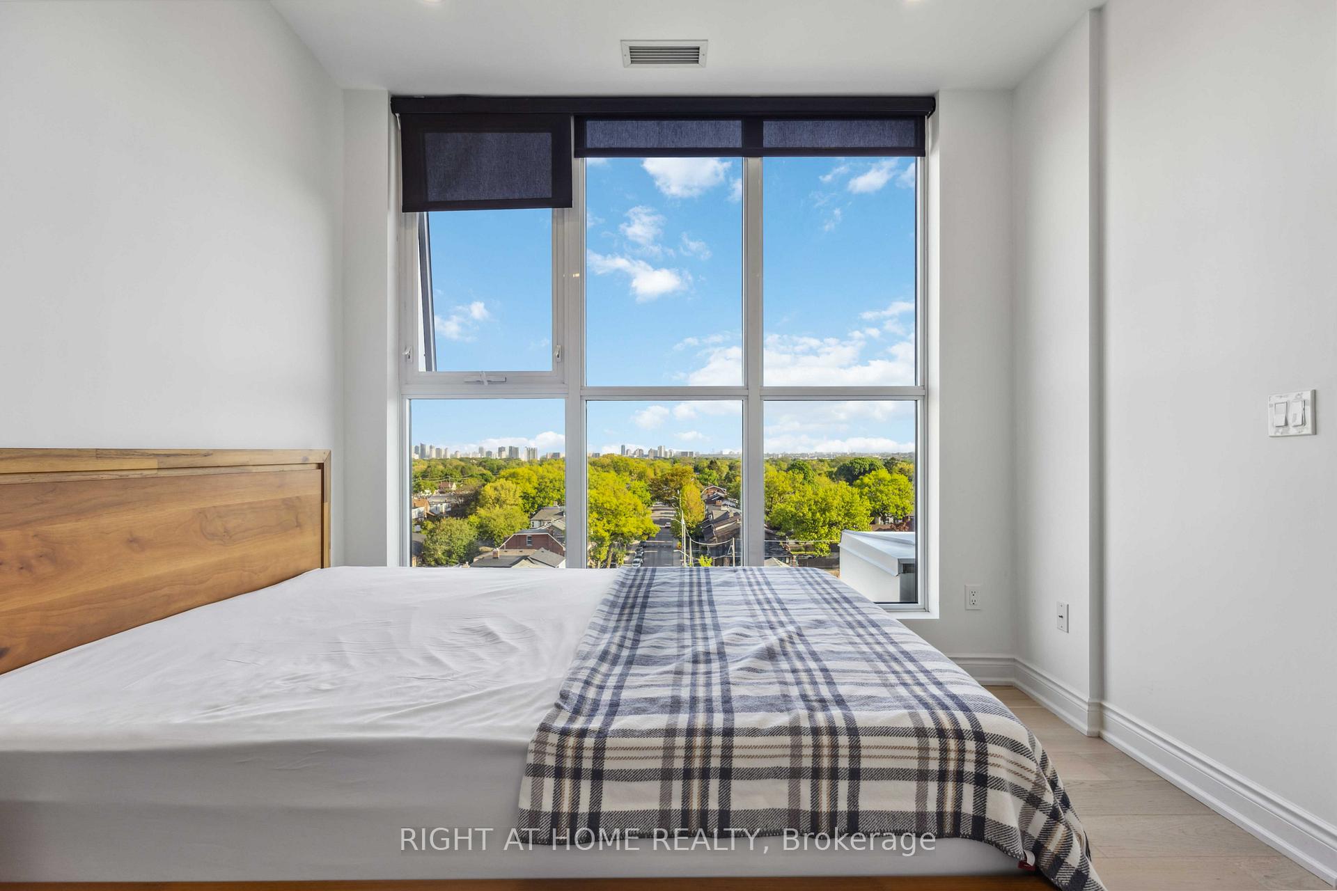 2 Bedrooms Condo at 2301 Danforth, Toronto For sale