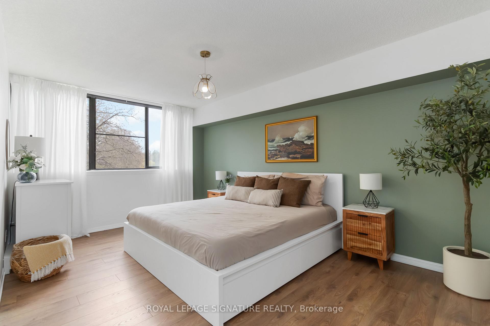2 Bedrooms Condo at 1230 Marlborough, Oakville For sale