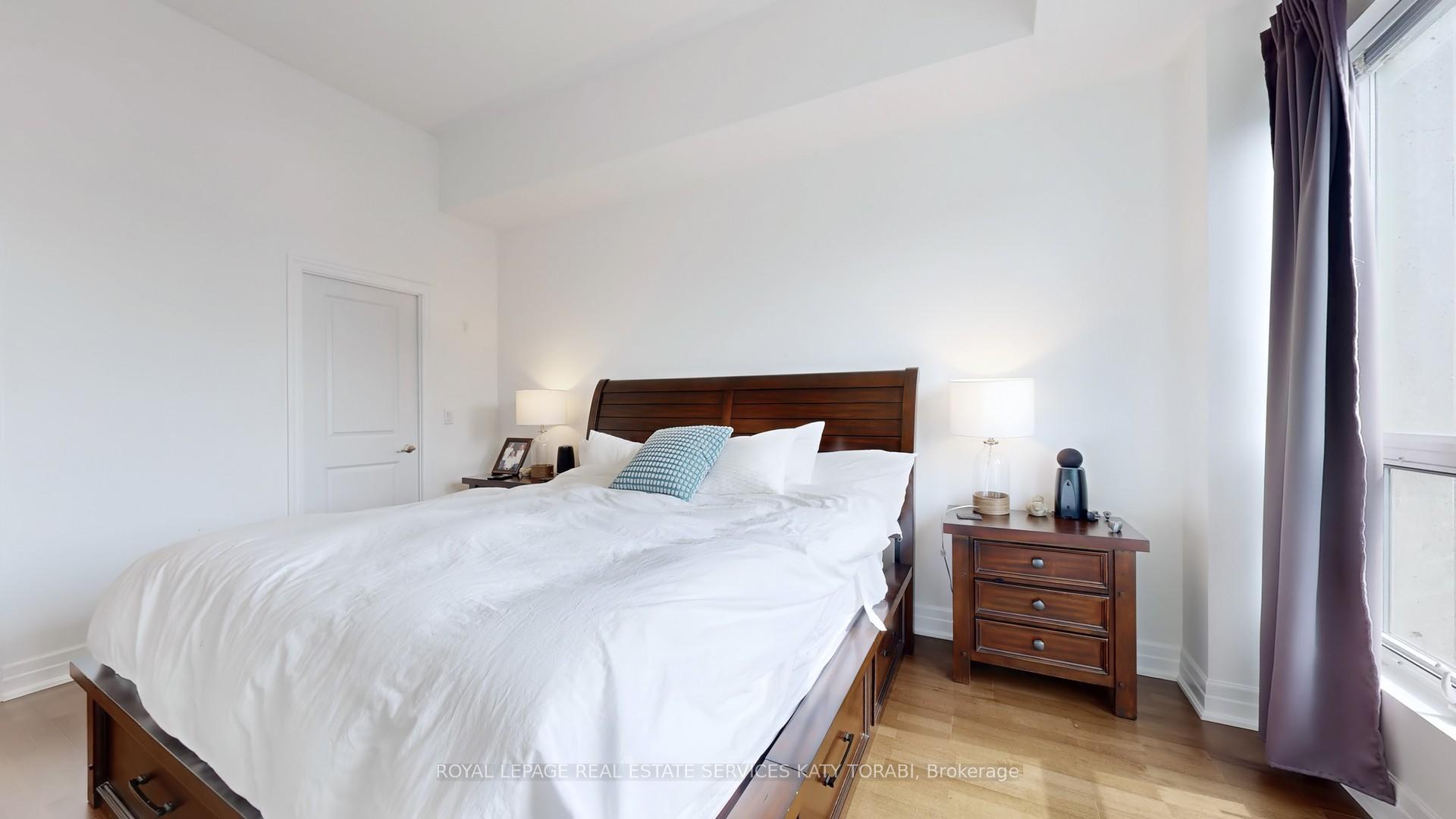 3 Bedrooms Condo at 628 Fleet, Toronto For sale