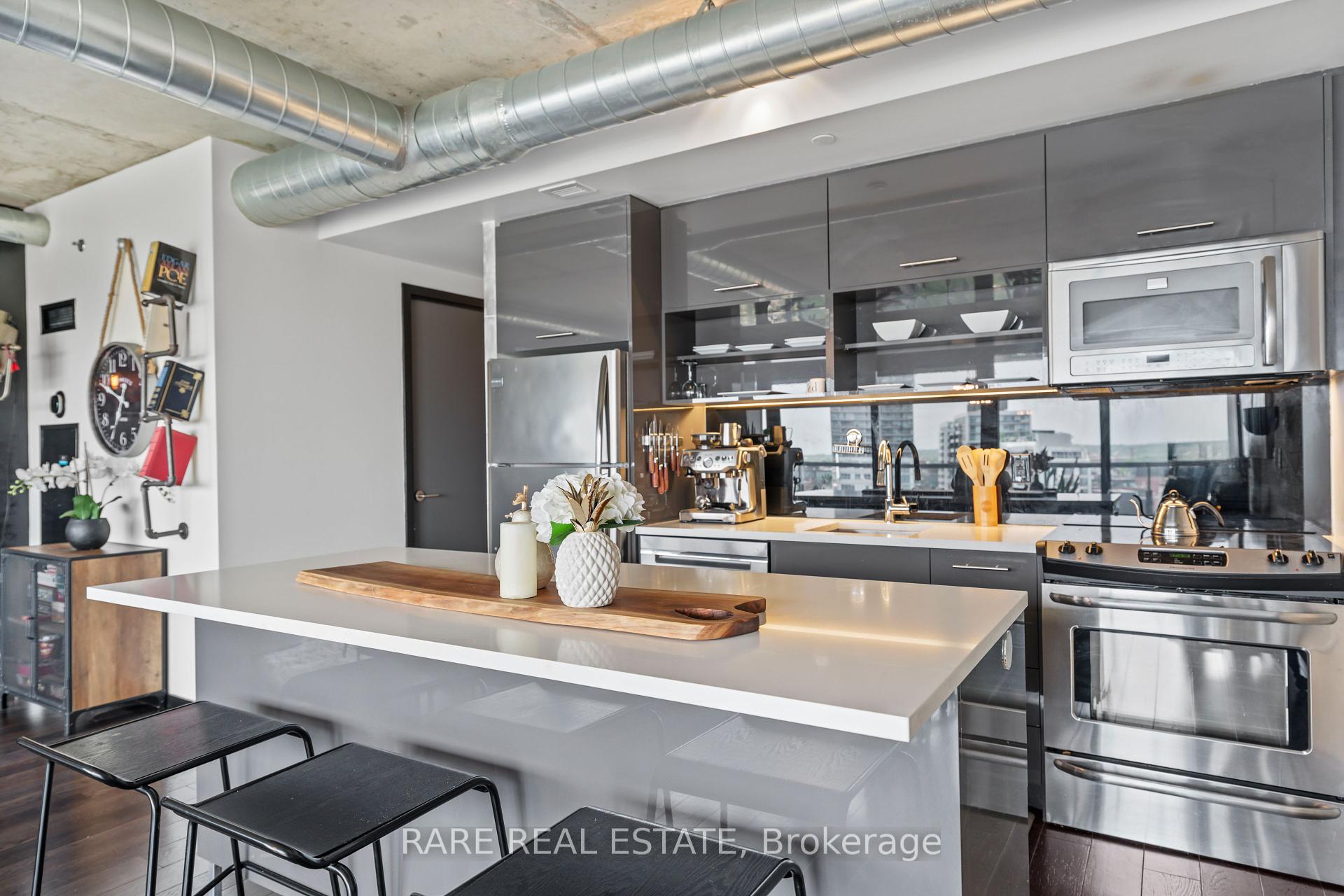 2 Bedrooms Condo at 32 Trolley, Toronto For sale
