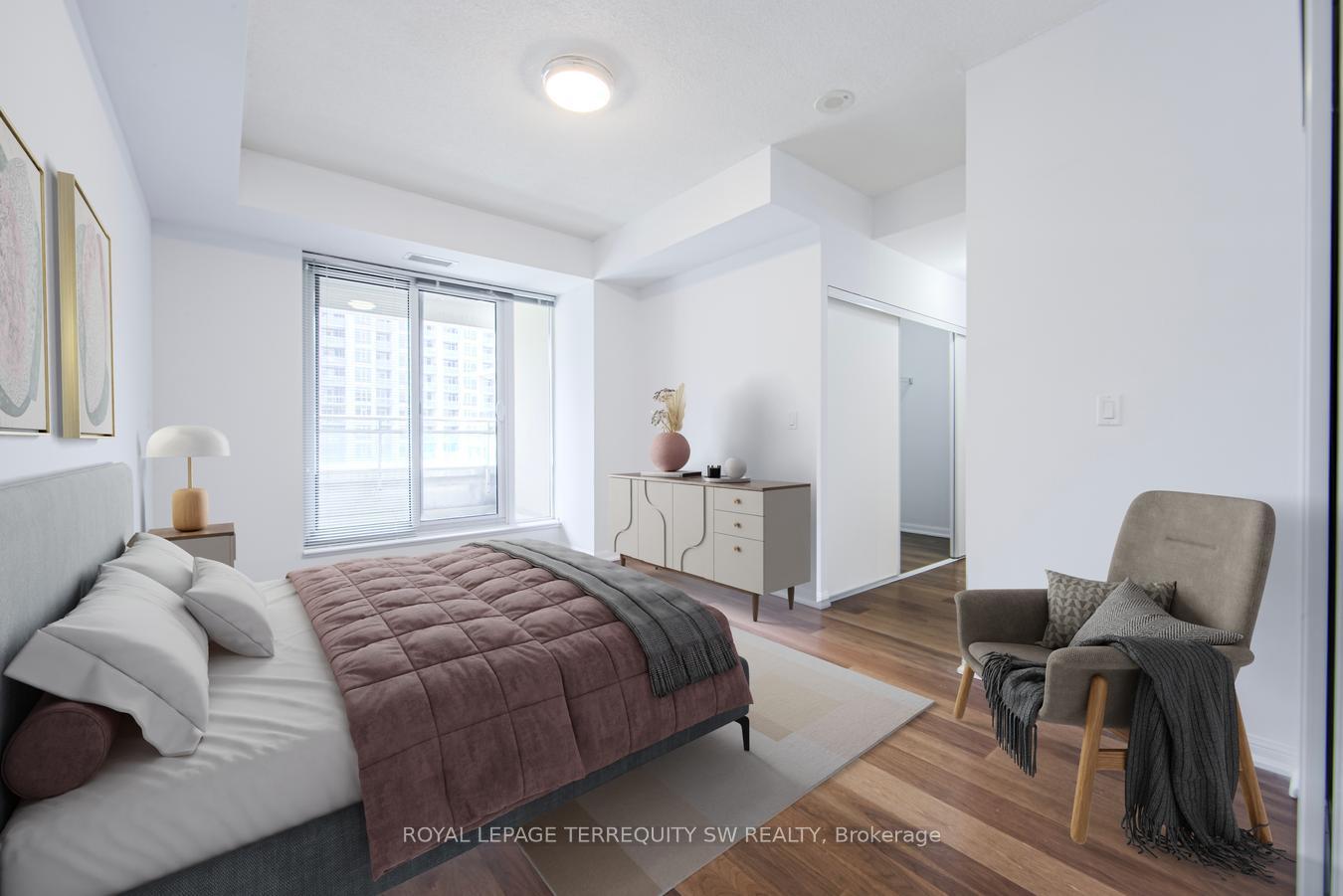 3 Bedrooms Condo at 628 Fleet, Toronto For sale
