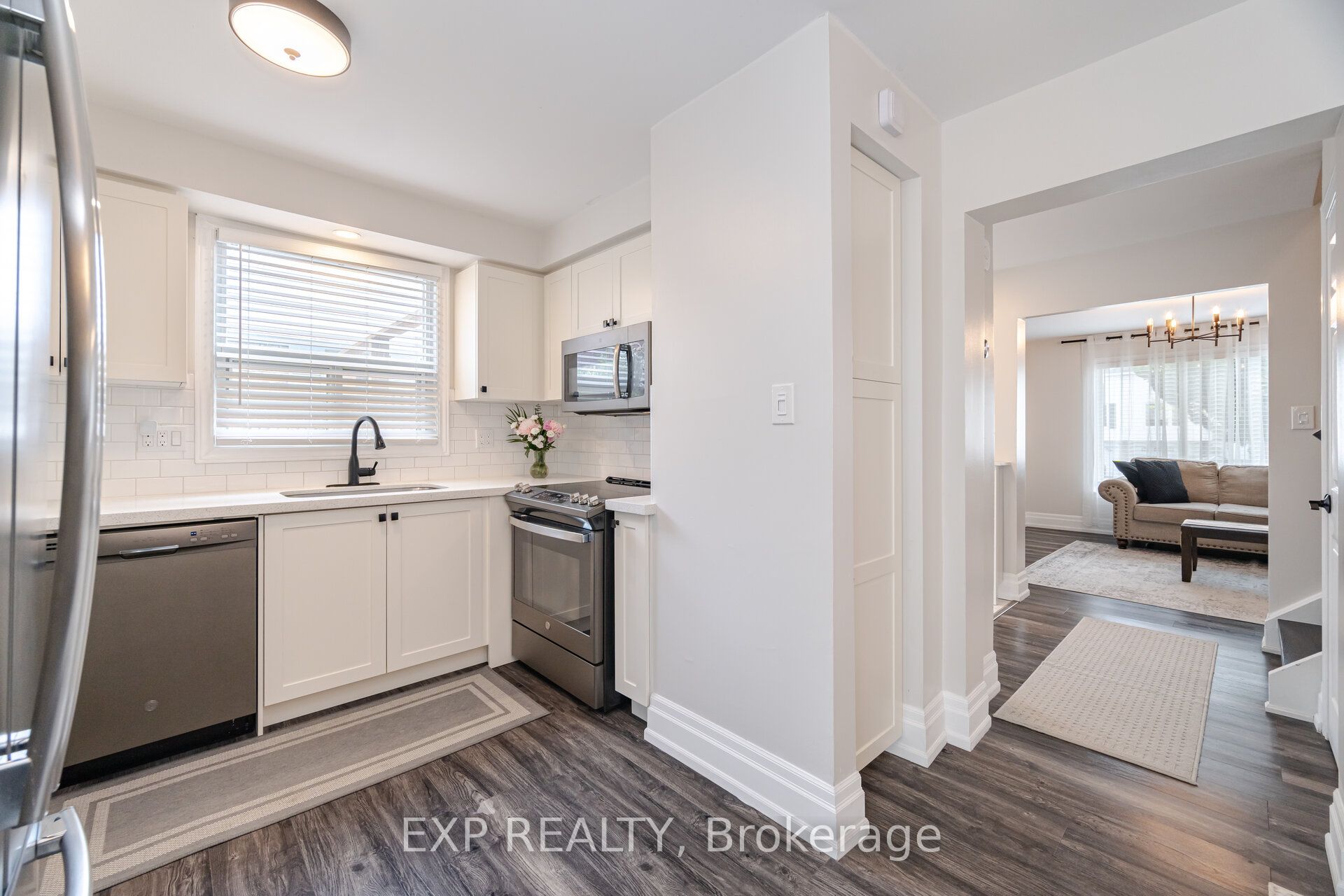 384 Daralea Heights