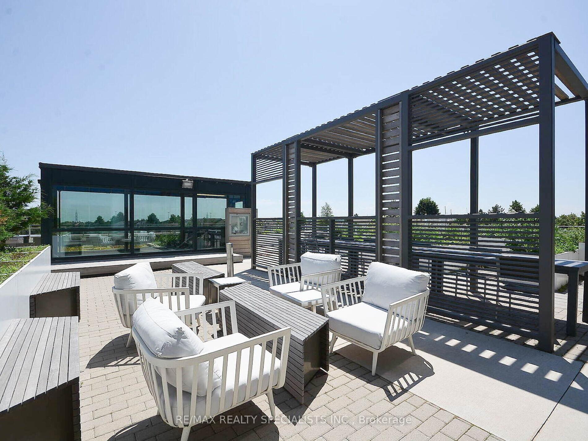 2 Bedrooms Condo at 2560 Eglinton, Mississauga For sale