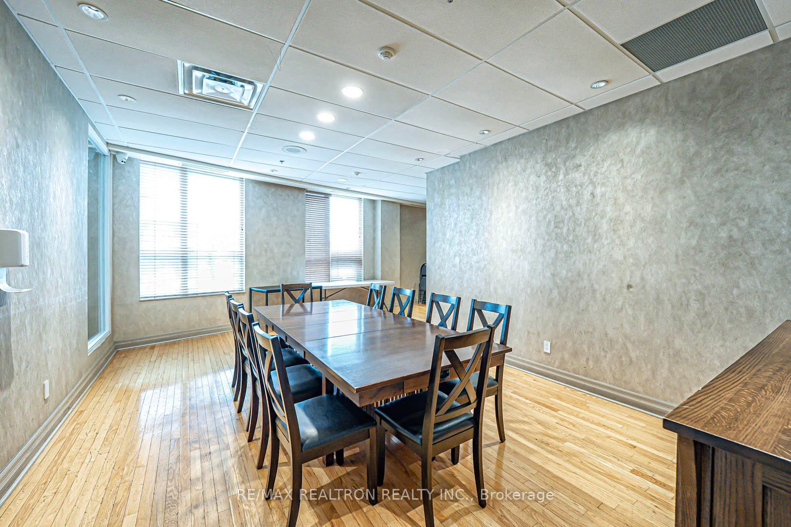 2 Bedrooms Condo at 60 Byng, Toronto For sale