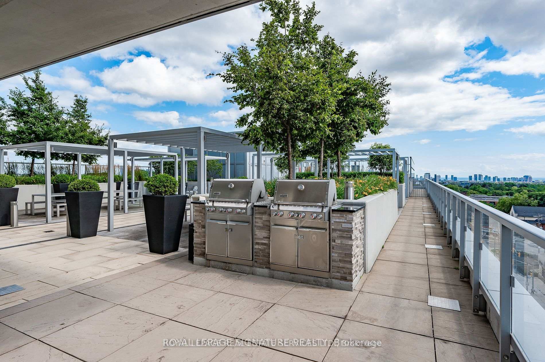 3 Bedrooms Condo at 501 St Clair, Toronto For sale