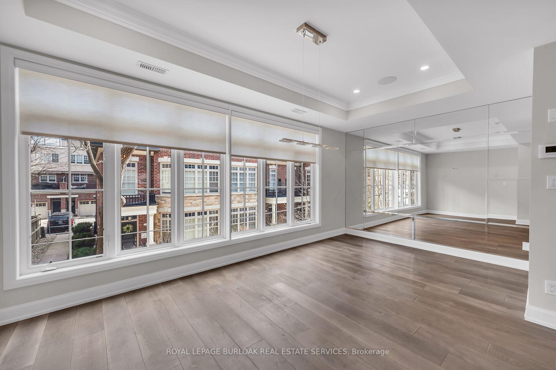 3 Bedrooms Condo at 509 Elizabeth,  Burlington For sale